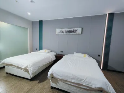 Flying Fox Business Hotel (Zhangjiajie 72 Qilou Branch) Hotels near 72 wonder tower