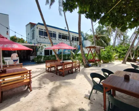 Batuta Maldives Surf View Hotels in Thulusdhoo