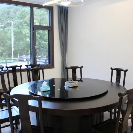 Shitai Ya Niu Jiangxi Tea Residence