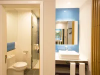 Holiday Inn Express WUHAN OPTICAL VALLEY by IHG Hotels near Optics Valley