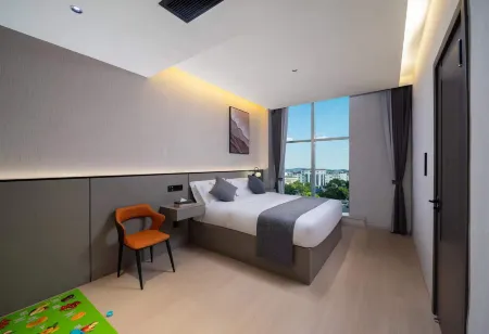 Pullman Hotel (Xiangyun High-speed Railway Station) Отели рядом с достопримечательностью «Xianghe Square»