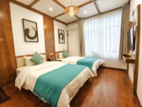 Jingxuan Zhenpin Inn (Fenghuang Ancient Town Hongqiao)