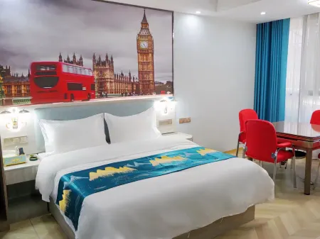 Heyue Hotel (Wantian Plaza) Отели рядом с достопримечательностью «Zijiang scenery belt»