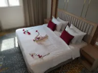 Golden New Umu Alquraa Hotel Hotels near Moonlight Hall