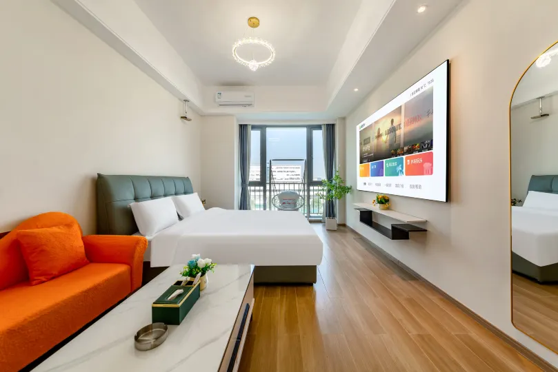 YunhuZhu Holiday Apartment (High-tech Baolong Plaza)