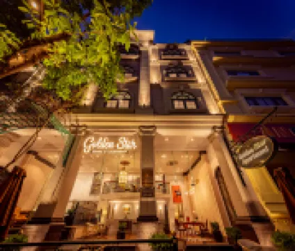 Golden Star Hotel & Apartment Các khách sạn gần Đại Học RMIT Nam Sài Gòn