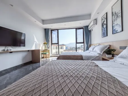 Yixing Riverside B&B (South Gate of Lijiang Old Town)