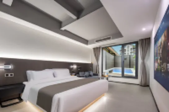 Yueyajianbai Hotel (Chengdu Kuanzhai Alley Wenshu Monastery Subway Station)