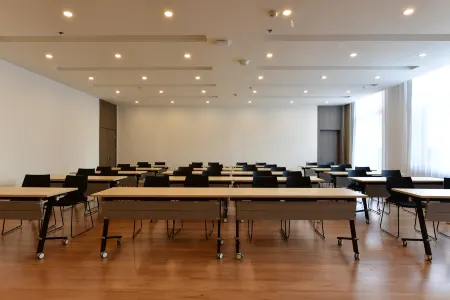 HanTing Hotel (Chengde Kuancheng Bus Station)