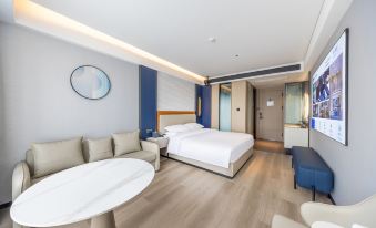 OKDAY Hotel (Mangshi Airport Mangshi Square)