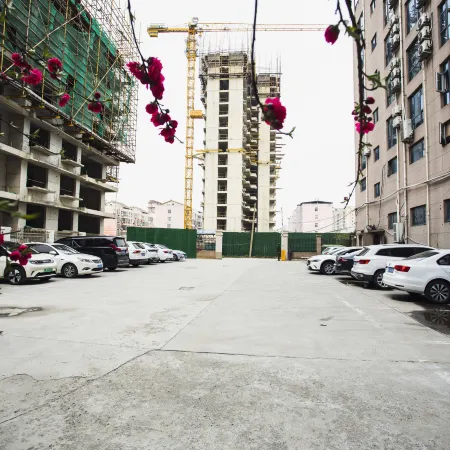 Ruyishangju Business Hotel (Yizhoucheng Food Festival Branch near the Bus Station)
