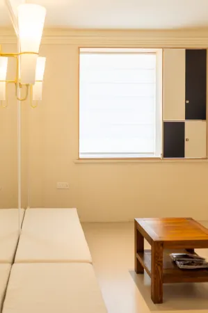 Baishi Hotel (International Coastal Baths Huoju 8th Street)