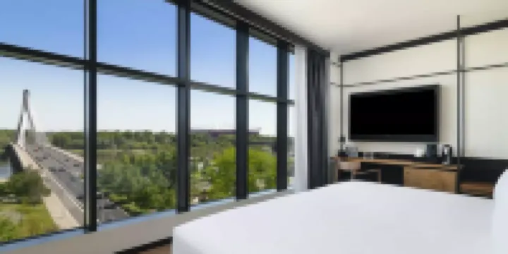 巴塞羅華沙波維斯勒酒店