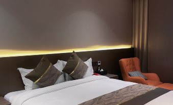 Wanyuan City Qiban Hotel