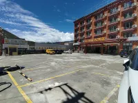 川禧ホテル（甘孜巴塘318国道）