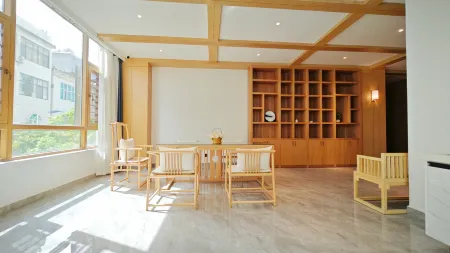 Midu Shanmushui B&B (Huadeng Square) Отели в г. Миду