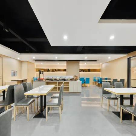 Gefei Hotel (North South Fruit Market Store at Haikou High Speed Railway East Station)