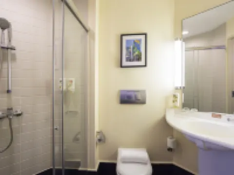 Ibis Singapore on Bencoolen - Newly Renovated