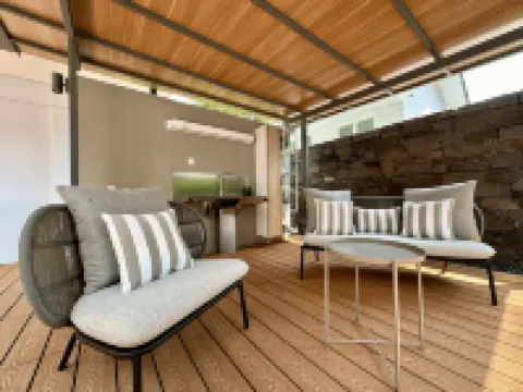 Bungalow Homes Hotels in Cidadap