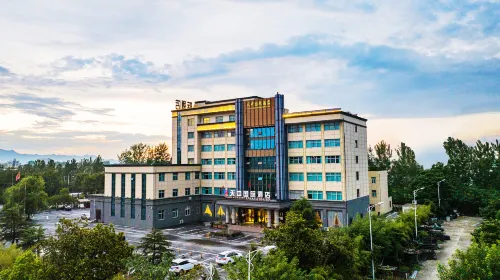 Tianzhong International Inn - parking
