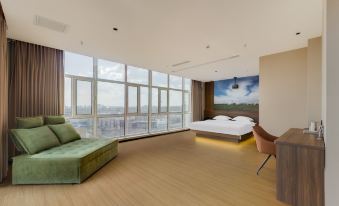 Zhiyun Hotel (Xilinhot Danxi Expressway)