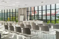Corendon Amsterdam Schiphol Airport, a Tribute Portfolio Hotel - Business