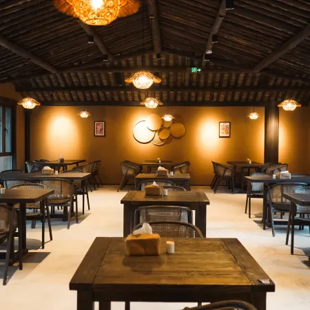 Jingshan Farm Century-old House Hotel