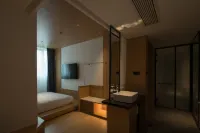 SFEEL Designer Hotel (Chengdu Chunxi Road Subway Station Branch) - parking