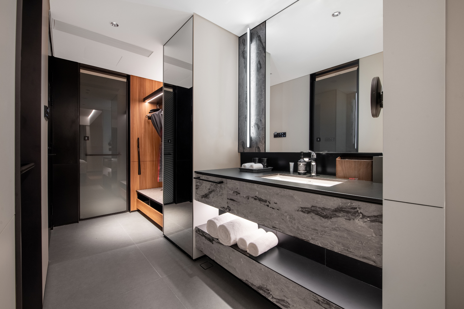 IntercityHotel Shanghai South Xizang RoadOver view