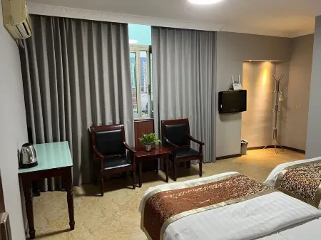 Huaxing Hotel Отели рядом с достопримечательностью «Dongdong»