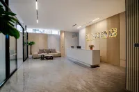 โรงแรมไลท์ลักซ์ชัวรี่ เจียงซ่างเยว่ (สวนการศึกษาอาชีพ เขตหงเหอ เหมิงจือ)