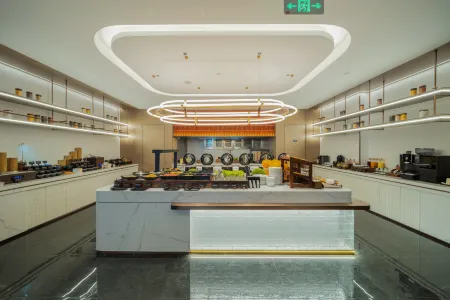 Atour Hotel Harbin Shangzhi Street Zhongyang Street Subway Station Отели рядом с достопримечательностью «Heilongjiang University of Chinese Medicine Asset Management Department»