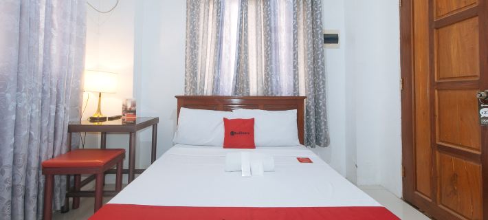 RedDoorz near LRT 2 Antipolo Station Hotels in Rizal