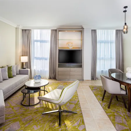 Beach Rotana - All Suites Отели рядом с достопримечательностью «Абу-Даби»