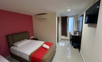 3. Hotel Cr..