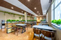 Huanpeng Holiday Hotel (Tianjin Haihe East Road Wanda Center Branch)