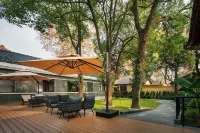 UrCove by Hyatt Nanjing Zhongshan Mountain National Park Hotels near Xianlin Campus Gymnasium， Nanjing University of Finance & Economics