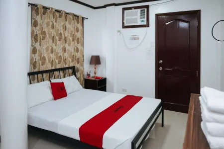 RedDoorz Plus @ Billy's Resort Oslob