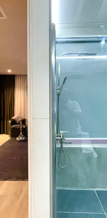 ห้องดีลักซ์ เตียงใหญ่ 1 เตียง