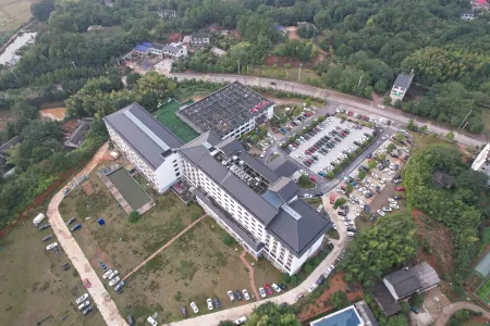 Ningxiang Celebrity Hotel Отели рядом с достопримечательностью «Former Residence of Liu Shaoqi»