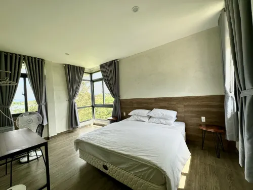 MyGarden Nam Phuong Lakeview Hotels in Dam Bri