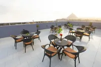 Phoenix Pyramids roof top - 朝食