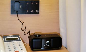 Xinyun Homestay (Kaifeng Qingming Shanghe Park Drum Tower Square)