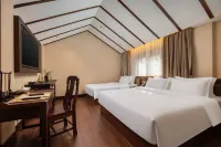 Hidden Momo · Half Foot Garden Hotel Hotels in 