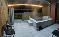 Huaguiyuan Hot Spring Hotel in Xinfeng County
