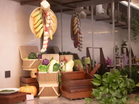 Howard Johnson Huaqiao Plaza xinyu Отели рядом с достопримечательностью «Jiangxi Solar Energy Technology Institute»