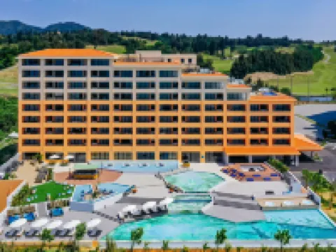 อควาเซนส์ โรงแรม และ รีสอร์ท โรงแรมในออนนะ