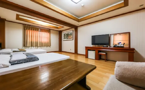 釜山明津 - 汽車旅館
