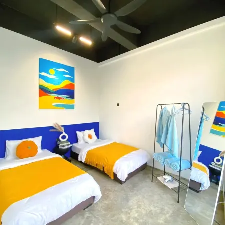 HeySummer Homestay~ 200m Jetty/Netflix/Games Hotels in Mersing