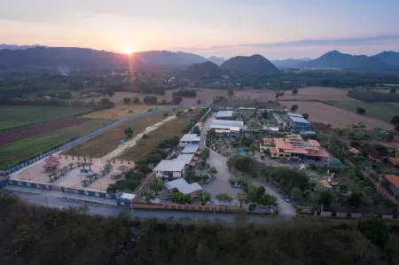 Grandsiri​ Resort​ Khaoyai